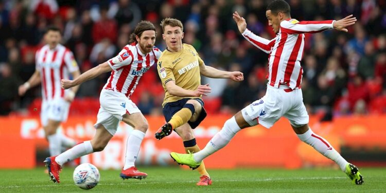 Soi kèo Stoke vs Nottingham Forest, 03h00 ngày 30/12: Top 6 vẫy gọi