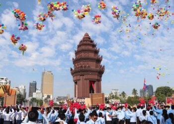 Ai mới là chủ-1