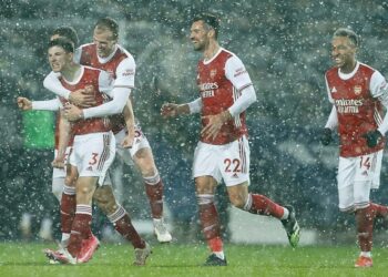 Arsenal thắng-moi-bong-da-2