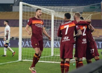 Crotone vs AS Roma-soi-keo-3