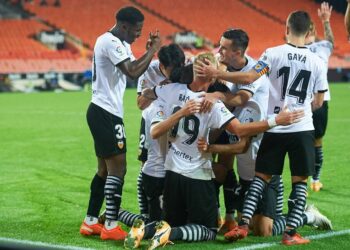 Soi kèo Valencia vs Cadiz, 03h00 ngày 05/01: Bầy dơi gẫy cánh