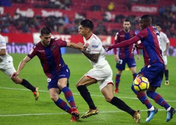 Levante vs Sevilla-bong-da-2