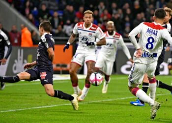 Red Star vs Lyon-tin-bong-da-2