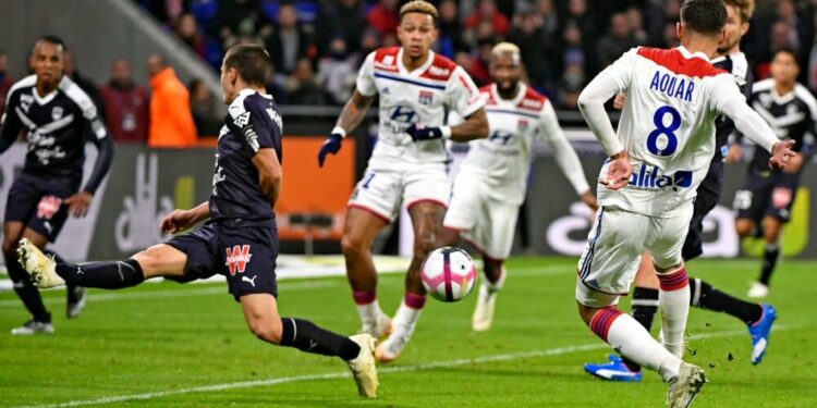 Red Star vs Lyon-tin-bong-da-2