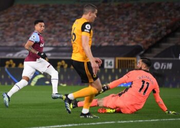 xoay compa-tin-bong-da-1