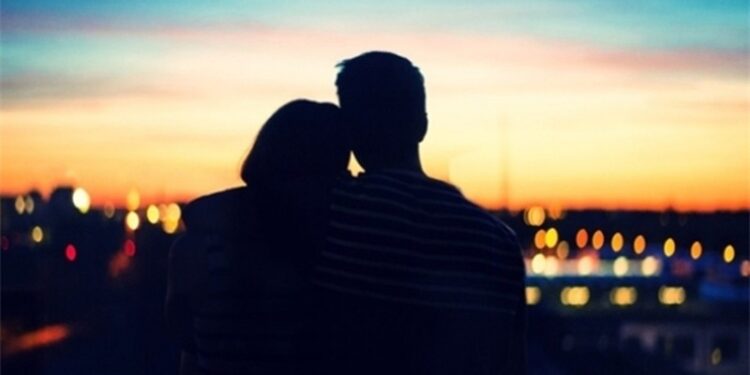 Mơ thấy quay lại với người yêu cũ thì đánh con gì? Điềm lành hay gỡ?